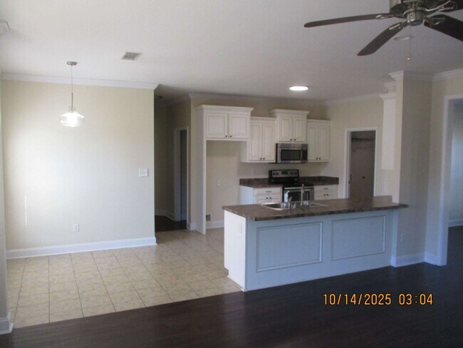 Building Photo - 634 Winifred Rd