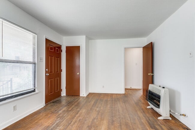 Building Photo - Charming 2 Bedroom in Probandt Neighborhood