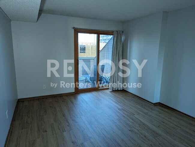 Building Photo - Available now - downtown Saint Paul Views - 1 Bed/1Bath Condo