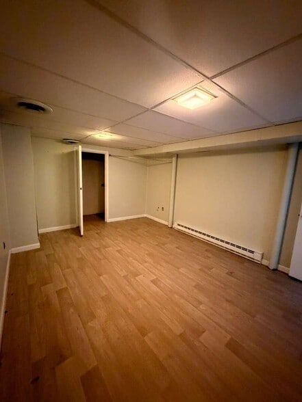 Building Photo - 86 N Lake Ave