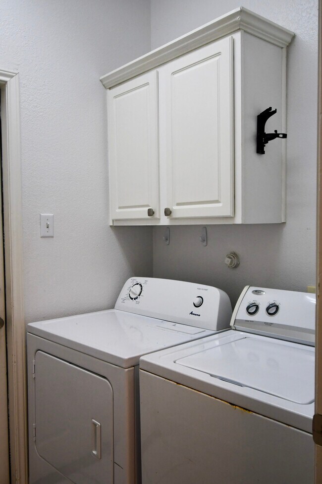 Building Photo - 14861 S Padre Island Dr