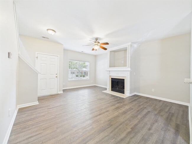 Building Photo - 5706 Bent Creek Cir