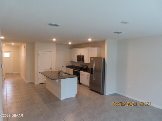 Building Photo - 4 BELLA LAGO Cir