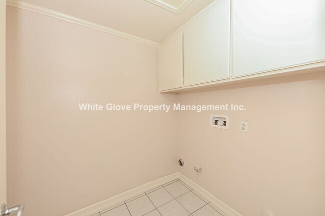 Building Photo - Wonderful 3 bedroom Northwood Condo
