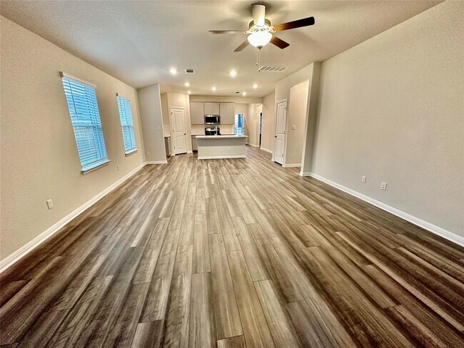 Building Photo - 120 Oakdale Meadows Ln