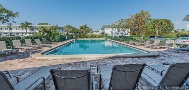 Building Photo - 2800 Indian River Blvd