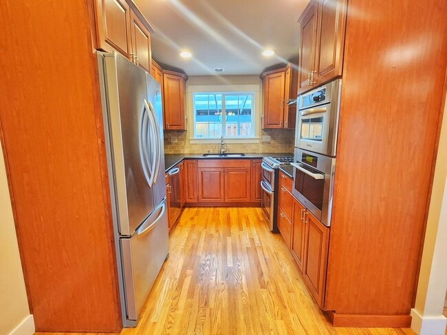 Building Photo - Beautiful 4 Bed 3 Bath Spacious Home in Renton