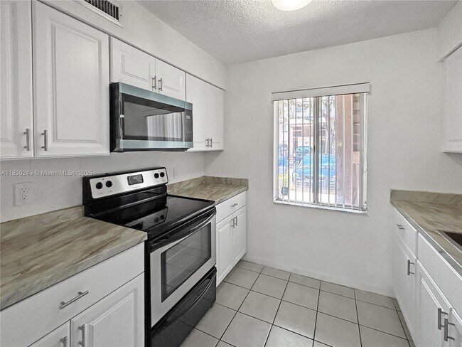 Building Photo - 7604 Abbey Ln