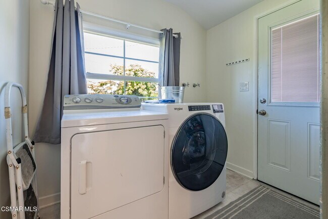 Building Photo - 4310 Eve Rd