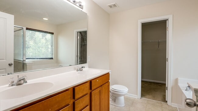 Building Photo - 4 Bedroom 2.5 Bath House in Sophia Landing...
