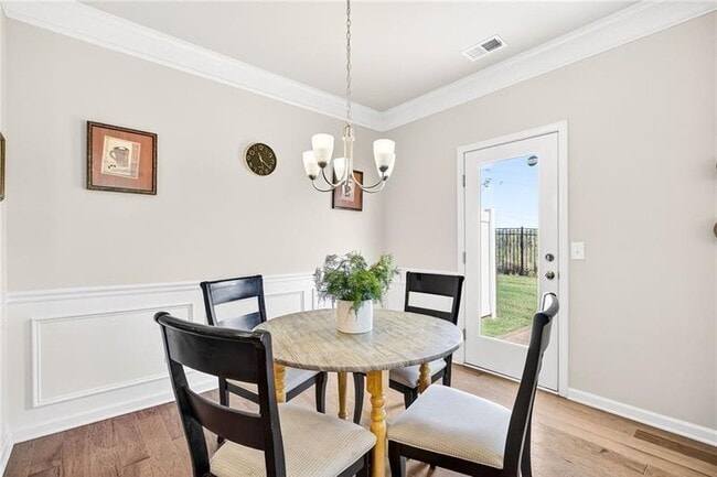 Building Photo - 133 Madison Bend