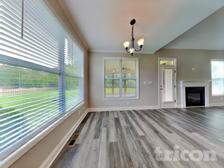 Building Photo - 3020 Plantation Glen Dr