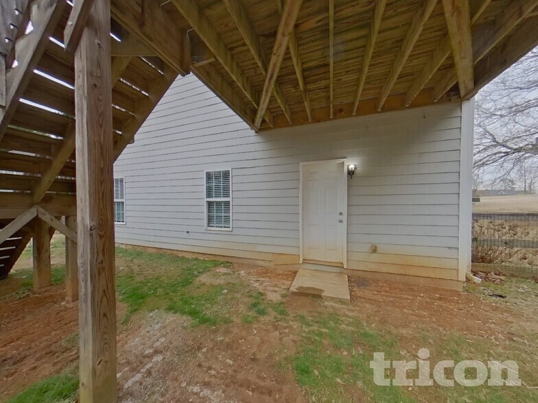 Building Photo - 287 Huntington Dr