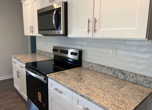 Building Photo - NEW CONTRUCTION!  Available for Immediate Move in!