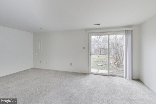 Building Photo - 18 Indian Hills Ct