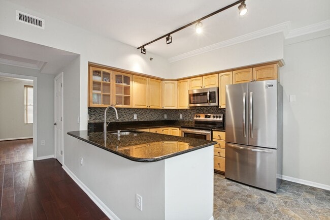 Building Photo - Move In Special! Logan Circle/ Dupont! Available Now! High End // 2 Bedroom / 2 Bathroom Condo