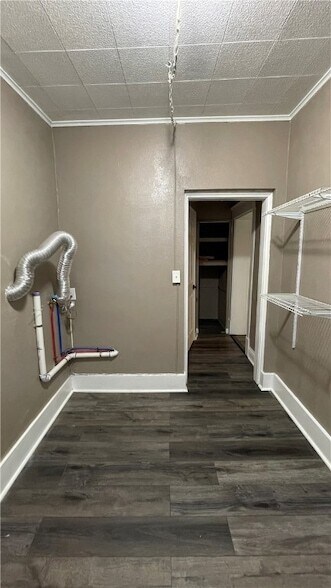 Building Photo - 247 Cedar Ave