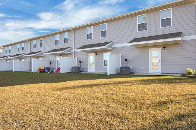 Building Photo - 1707 Jakes Dr