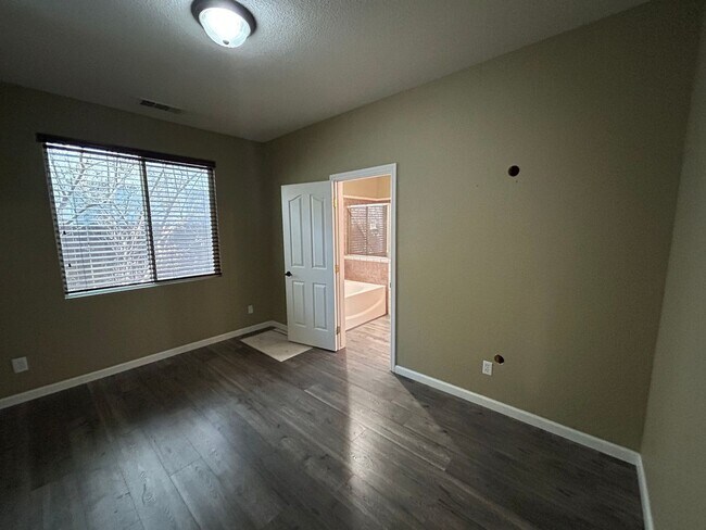 Building Photo - *Wait list full- Currently not accepting applications* 3 Bedroom 2 bathroom with a bonus room in ...