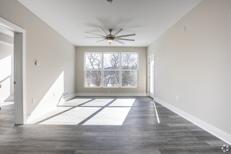 Living Room 1BR, 1.5BA-1180SF - Tumblerock Luxury Apartments