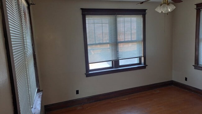 Building Photo - 5301 S Broadway