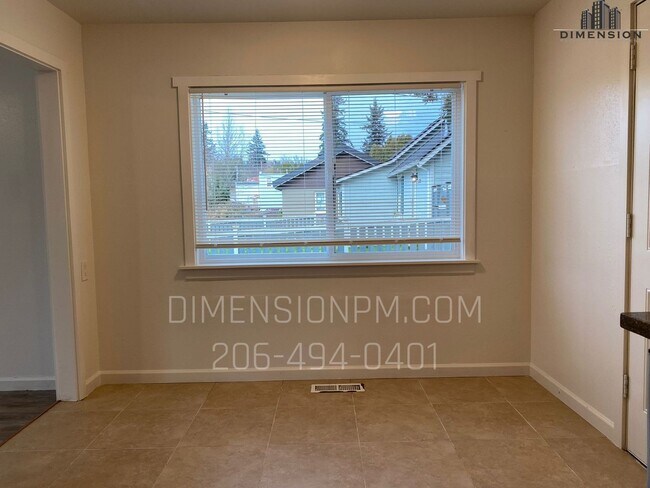 Building Photo - Charming Rambler 2-Bedroom Home with Fully Fenced Yard in Bremerton!