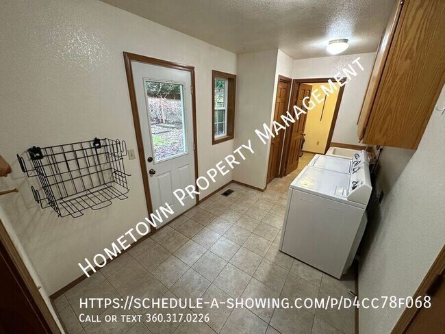 Building Photo - 3221 41st Way SE