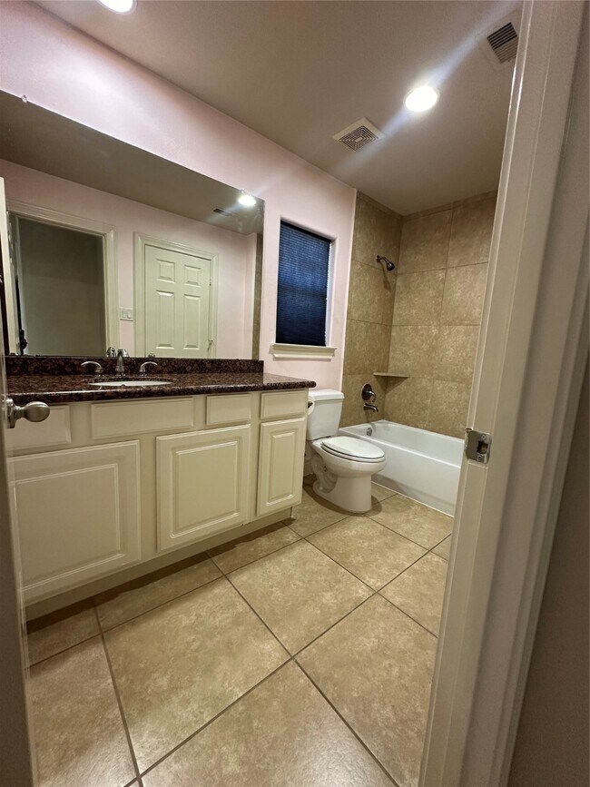 Building Photo - 9114 Harbor Hills Dr