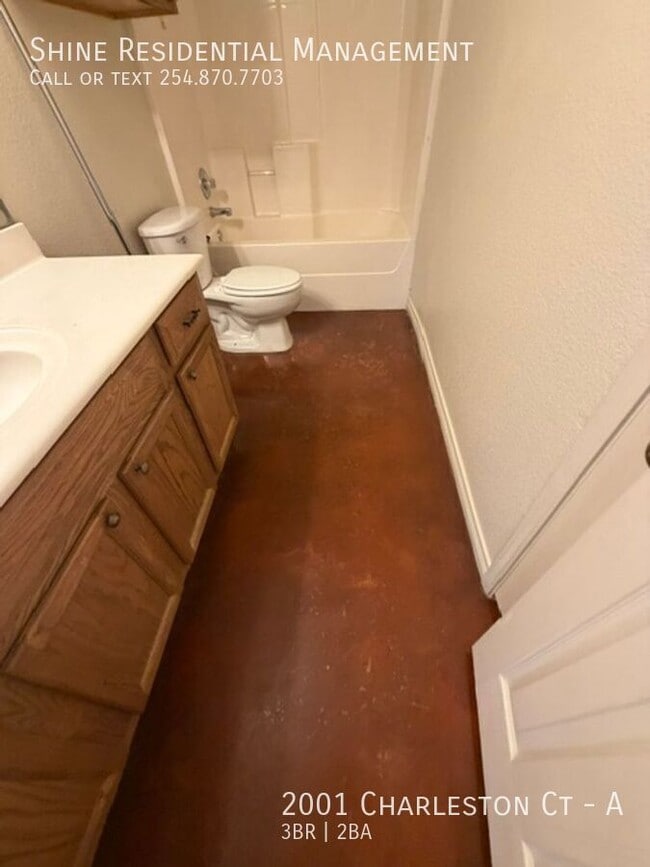 Building Photo - 2001 Charleston Ct