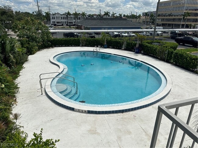 Building Photo - 1900 Clifford St