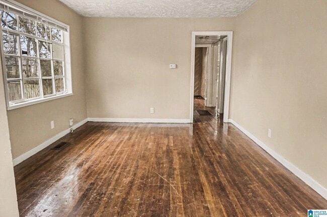 Building Photo - 1520 17th Way SW