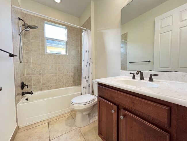 Building Photo - Luxury Living in a Gated Community – Modern 2-Bed Home with Premium Amenities!