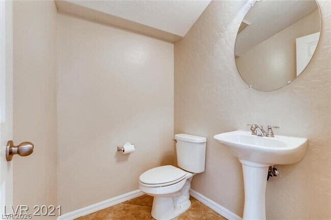 Building Photo - 2659 Lochleven Way