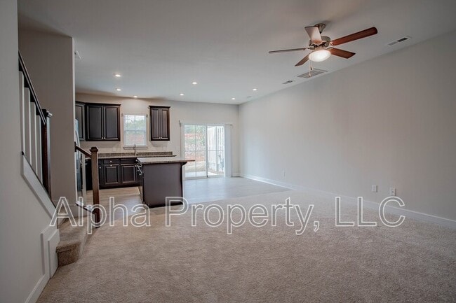 Building Photo - 219 Clearwood Dr