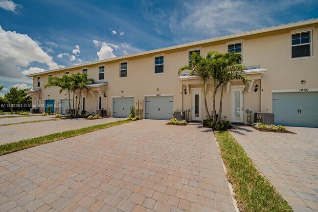 Building Photo - 1280 Eucalyptus Dr