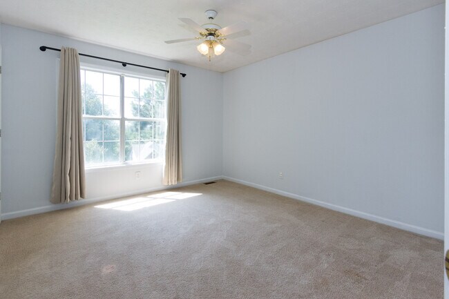 Building Photo - 5485 Forest Falls Dr