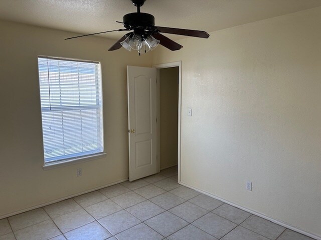 Building Photo - 717 W Bronze Dr