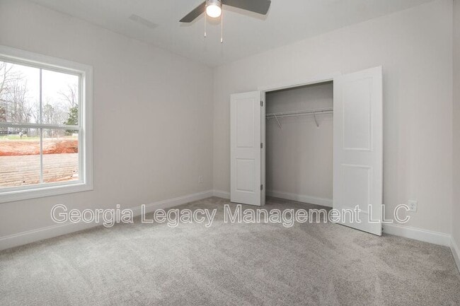 Building Photo - 123 Magnolia Pl