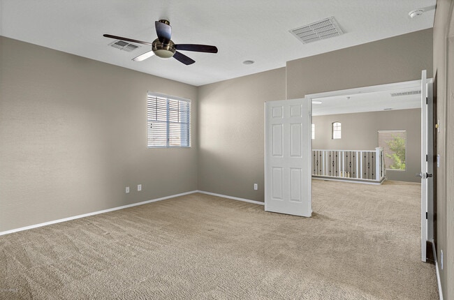 Building Photo - 4129 E Clubview Dr