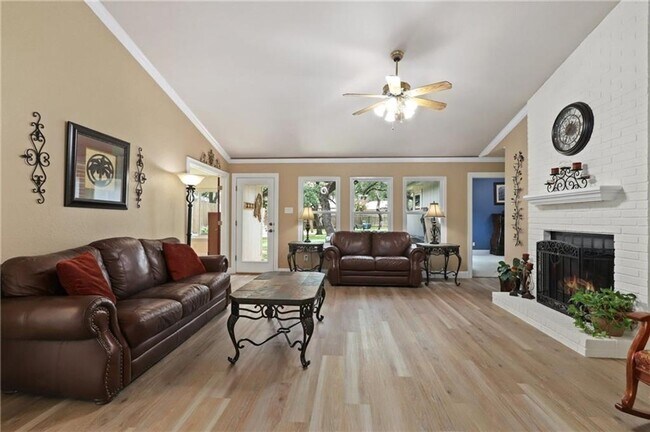 Building Photo - 4-bedroom, 1-story home with dedicated office space and large backyard!