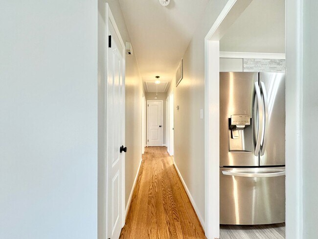 Building Photo - Adorable 3 Bed/2 Bath Off N Holden/Westridge