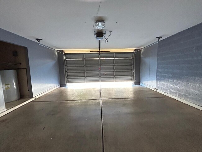 Building Photo - 4219 W Calavar Rd