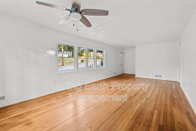 Building Photo - 712 84th St S