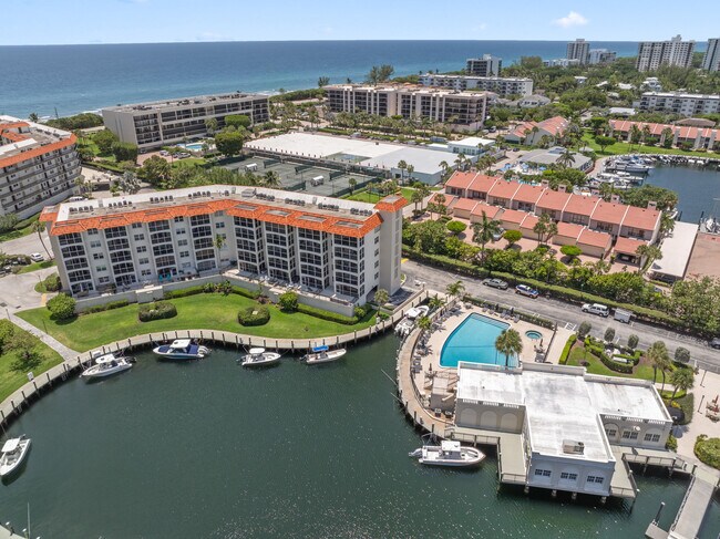 Building Photo - 2871 N Ocean Blvd