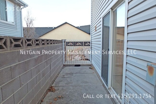 Building Photo - 293 E Cobblecreek Dr