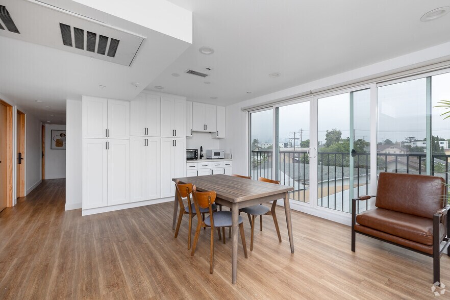 6BD, 6BA - 1,500SF - Kitchen - The Rise