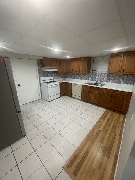 Kitchen - 31 Friendship St