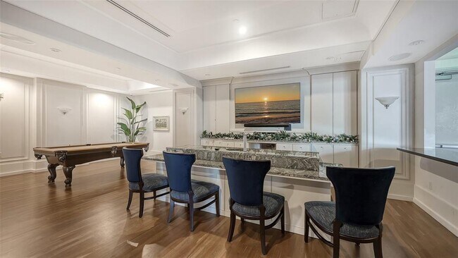 Building Photo - 1350 Main St