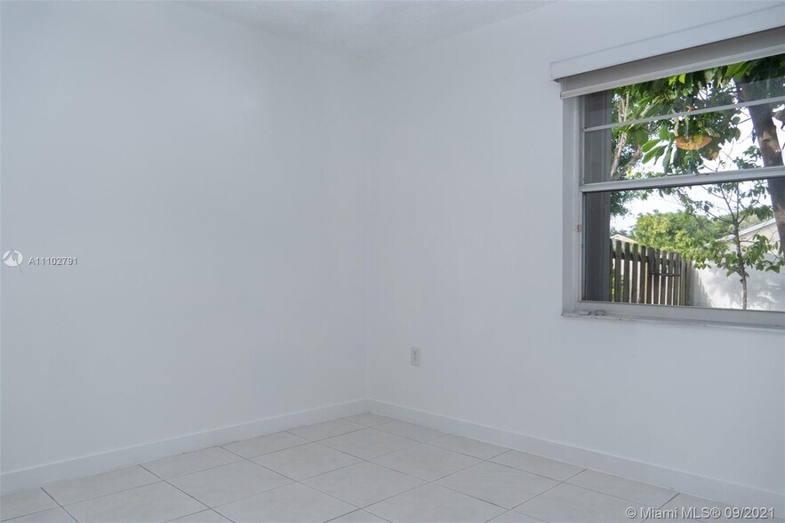 Building Photo - 5571 NW 102nd Ct