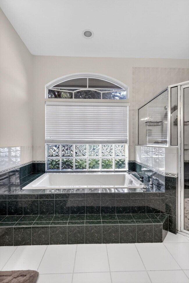 Building Photo - 1500 Firethorn Dr